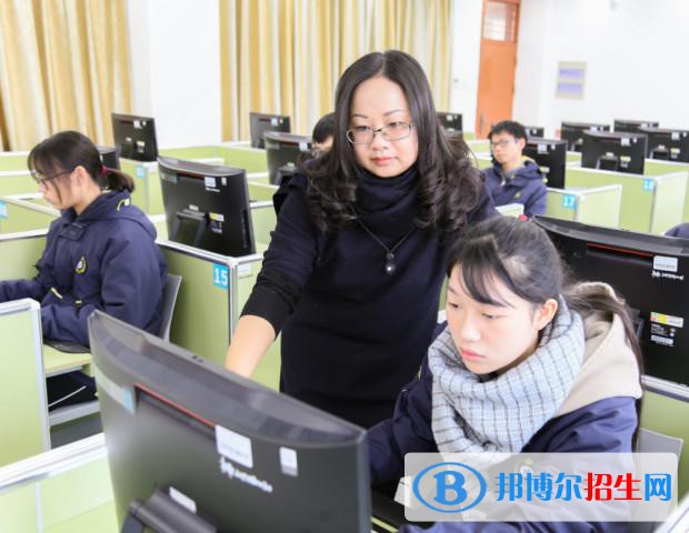 計算機(jī)編程中專學(xué)校(計算機(jī)編程語言分為哪三類)