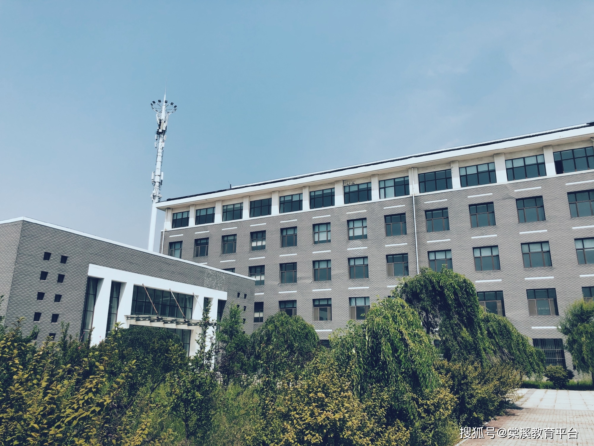 成都鐵路技工學校地址在哪里(西安鐵路技工學校地址)