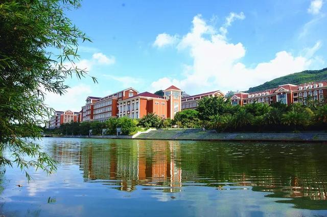重慶口碑好的職業(yè)學(xué)校有哪些(重慶電訊職業(yè)學(xué)?？诒趺礃?