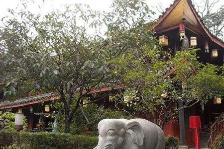 成都有哪些大學(xué)?？?成都藝術(shù)職業(yè)大學(xué)?？朴心男I(yè))