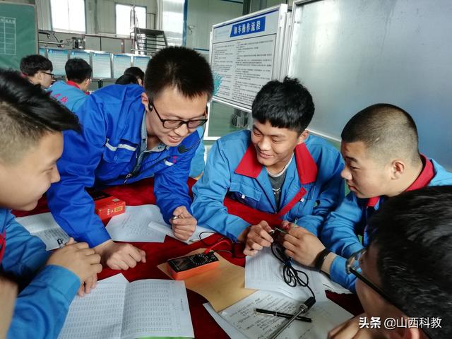 室內(nèi)裝修技工培訓學校(室內(nèi)裝修工人培訓學校)