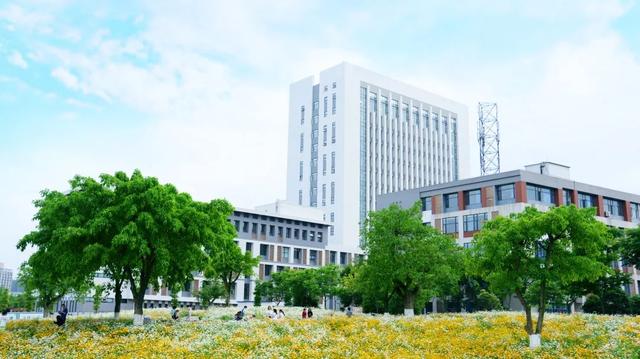 成都航空職業(yè)技術(shù)學(xué)院招生電話(huà)(成都航空職業(yè)技術(shù)學(xué)院招生代碼)