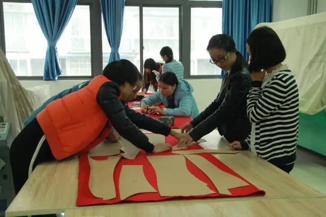 成都紡專(zhuān)專(zhuān)升本有哪些專(zhuān)業(yè)(成都紡專(zhuān)專(zhuān)升本升哪所大學(xué))
