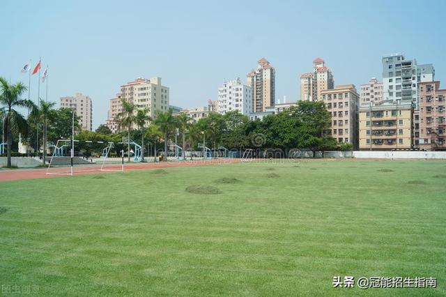 成都華大衛(wèi)校初中生分數(shù)線(成都華大衛(wèi)校分數(shù)線高中2020)