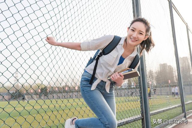 適合女生的職業(yè)學(xué)校有哪些專(zhuān)業(yè)(女生適合學(xué)什么職業(yè)學(xué)校)