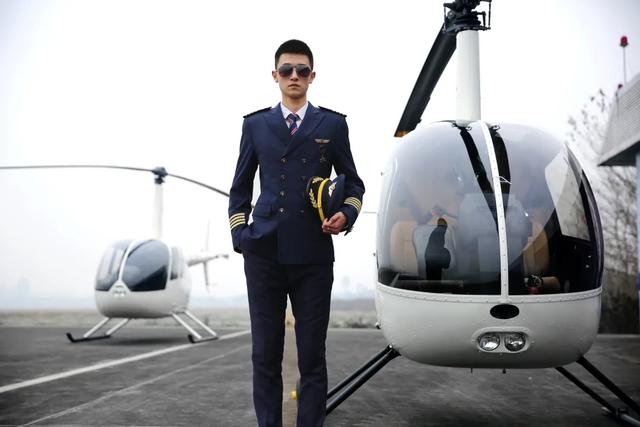 成都航空職業(yè)學(xué)校招生簡(jiǎn)章(呼市航空職業(yè)學(xué)校的招生簡(jiǎn)章)