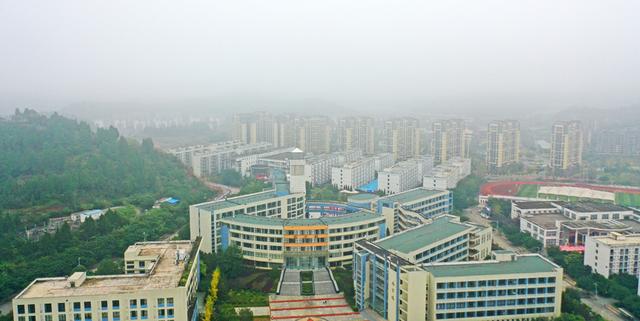 四川機(jī)電學(xué)校電話(huà)(四川機(jī)電職業(yè)學(xué)校官網(wǎng)登錄)
