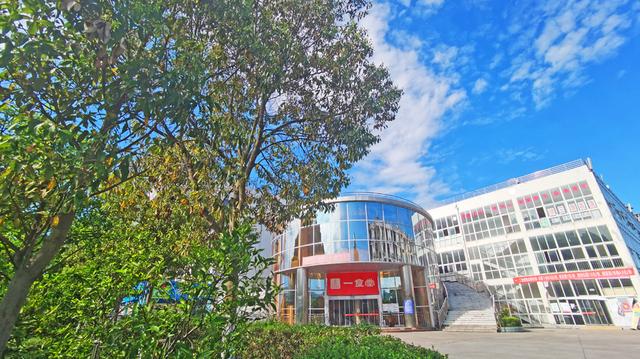 四川機(jī)電學(xué)校電話(huà)(四川機(jī)電職業(yè)學(xué)校官網(wǎng)登錄)