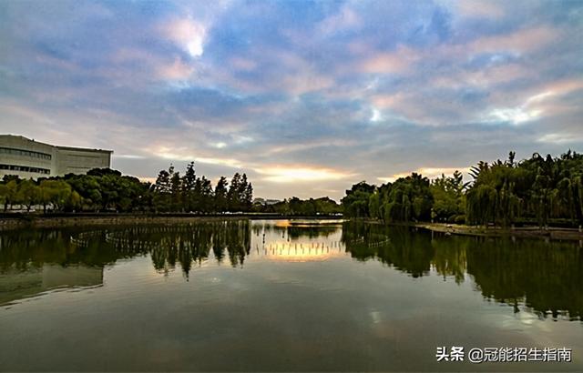 成都好的空乘學(xué)校(成都有空乘專(zhuān)業(yè)的學(xué)校)